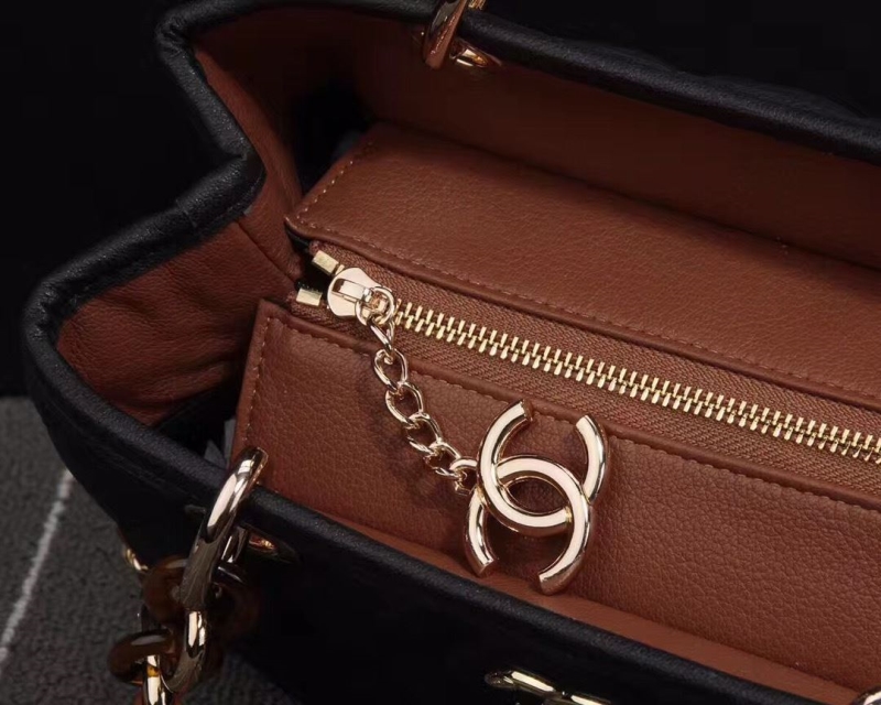 Ch**el shopping bags